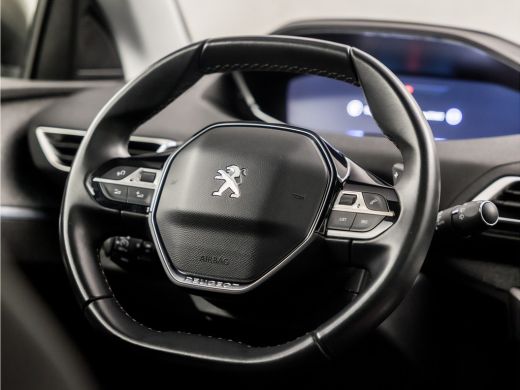 Peugeot 5008 1.2 PureTech Deluxe 7 Persoons Automaat (PANORAMADAK, APPLE CARPLAY, MEMORY SEATS, LEDER, STOELVE... ActivLease financial lease