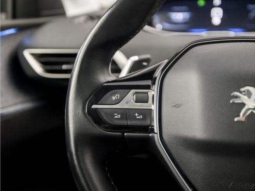 Peugeot 5008 1.2 PureTech Deluxe 7 Persoons Automaat (PANORAMADAK, APPLE CARPLAY, MEMORY SEATS, LEDER, STOELVE... ActivLease financial lease