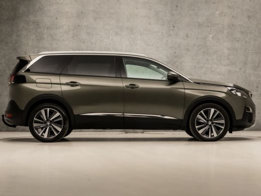 Peugeot 5008 1.2 PureTech Deluxe 7 Persoons Automaat (PANORAMADAK, APPLE CARPLAY, MEMORY SEATS, LEDER, STOELVE... ActivLease financial lease