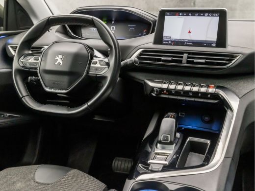 Peugeot 5008 1.2 PureTech Deluxe 7 Persoons Automaat (PANORAMADAK, APPLE CARPLAY, MEMORY SEATS, LEDER, STOELVE... ActivLease financial lease