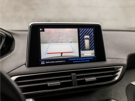 Peugeot 5008 1.2 PureTech Deluxe 7 Persoons Automaat (PANORAMADAK, APPLE CARPLAY, MEMORY SEATS, LEDER, STOELVE... ActivLease financial lease
