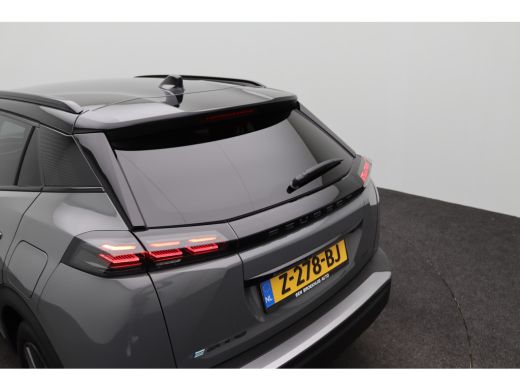 Peugeot e-2008 EV GT 54 kWh | 11 kW lader | Achterbank in delen neerklapbaar | Achterspoiler ActivLease financial lease