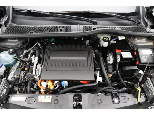 Peugeot e-2008 EV GT 54 kWh | 11 kW lader | Achterbank in delen neerklapbaar | Achterspoiler ActivLease financial lease