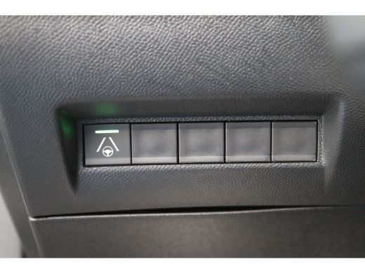 Peugeot e-2008 EV GT 54 kWh | 11 kW lader | Achterbank in delen neerklapbaar | Achterspoiler ActivLease financial lease