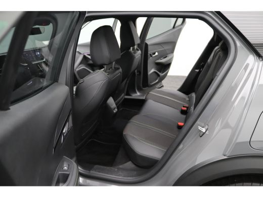 Peugeot e-2008 EV GT 54 kWh | 11 kW lader | Achterbank in delen neerklapbaar | Achterspoiler ActivLease financial lease