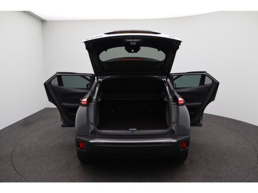 Peugeot e-2008 EV GT 54 kWh | 11 kW lader | Achterbank in delen neerklapbaar | Achterspoiler ActivLease financial lease