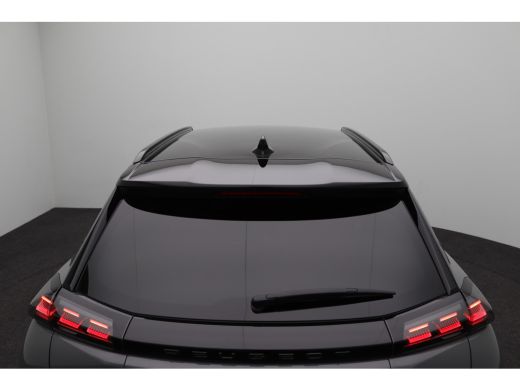 Peugeot e-2008 EV GT 54 kWh | 11 kW lader | Achterbank in delen neerklapbaar | Achterspoiler ActivLease financial lease