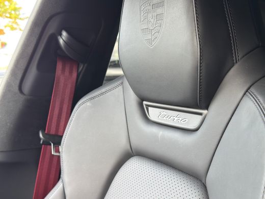 Porsche Macan Turbo 100 kWh | Lederen bekleding | Lichtmetalen velgen 22" | Multimedia scherm passagier ActivLease financial lease