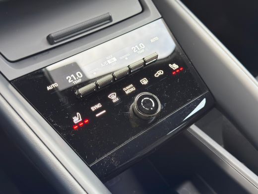 Porsche Macan Turbo 100 kWh | Lederen bekleding | Lichtmetalen velgen 22" | Multimedia scherm passagier ActivLease financial lease