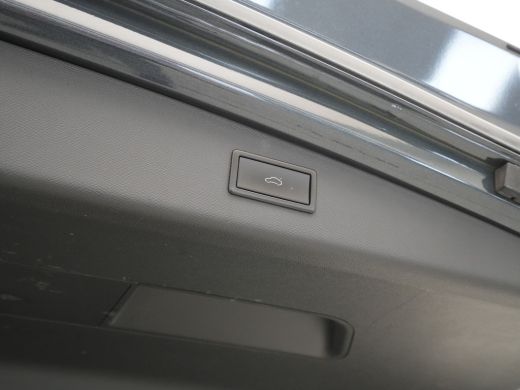 Seat Leon 1.5 TSI FR Launch Edition Navigatie Sideassist Stoelverwarming Parkassist Carplay 245 ActivLease financial lease