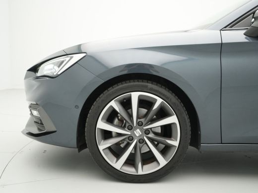 Seat Leon 1.5 TSI FR Launch Edition Navigatie Sideassist Stoelverwarming Parkassist Carplay 245 ActivLease financial lease