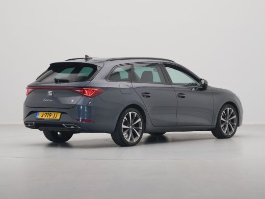 Seat Leon 1.5 TSI FR Launch Edition Navigatie Sideassist Stoelverwarming Parkassist Carplay 245 ActivLease financial lease
