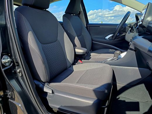 Toyota Yaris 1.5 Hybrid 115 Business - Euro 6 - 95 Pk - Navigatie - ParkeerCamera - AppleCarplay AndroidAuto ActivLease financial lease