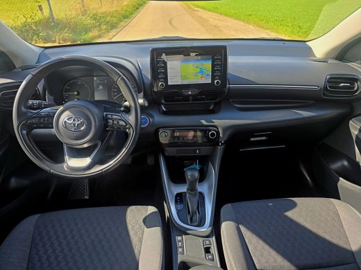 Toyota Yaris 1.5 Hybrid 115 Business - Euro 6 - 95 Pk - Navigatie - ParkeerCamera - AppleCarplay AndroidAuto ActivLease financial lease