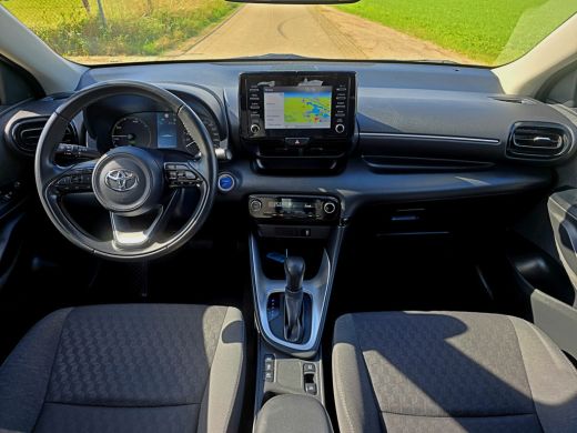Toyota Yaris 1.5 Hybrid 115 Business - Euro 6 - 95 Pk - Navigatie - ParkeerCamera - AppleCarplay AndroidAuto ActivLease financial lease