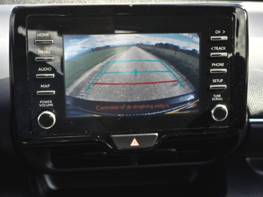 Toyota Yaris 1.5 Hybrid 115 Business - Euro 6 - 95 Pk - Navigatie - ParkeerCamera - AppleCarplay AndroidAuto ActivLease financial lease