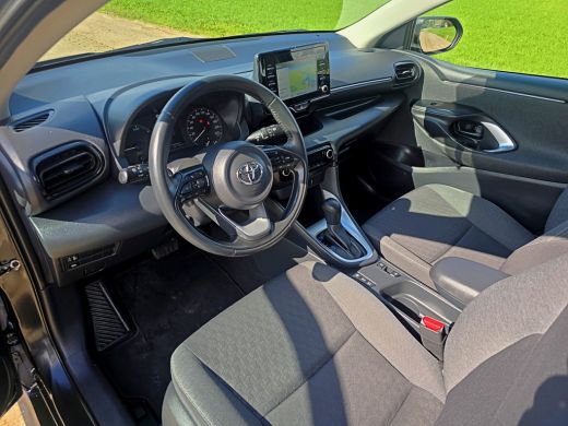 Toyota Yaris 1.5 Hybrid 115 Business - Euro 6 - 95 Pk - Navigatie - ParkeerCamera - AppleCarplay AndroidAuto ActivLease financial lease