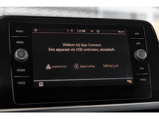 Volkswagen T-Roc 1.0 TSI Life | Apple Carplay | PDC V+A | ActivLease financial lease