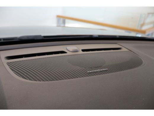 Volvo  XC40 T5 262PK Recharge R-Design | HK Audio | Blis | Power Seats | Trekhaak | Park Assist | Stoel en St... ActivLease financial lease