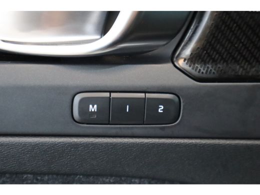 Volvo  XC40 T5 262PK Recharge R-Design | HK Audio | Blis | Power Seats | Trekhaak | Park Assist | Stoel en St... ActivLease financial lease