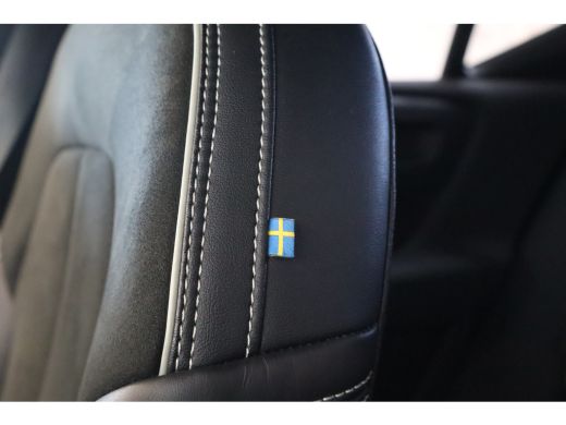 Volvo  XC40 T5 262PK Recharge R-Design | HK Audio | Blis | Power Seats | Trekhaak | Park Assist | Stoel en St... ActivLease financial lease