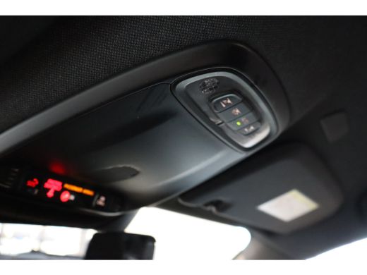 Volvo  XC40 T5 262PK Recharge R-Design | HK Audio | Blis | Power Seats | Trekhaak | Park Assist | Stoel en St... ActivLease financial lease