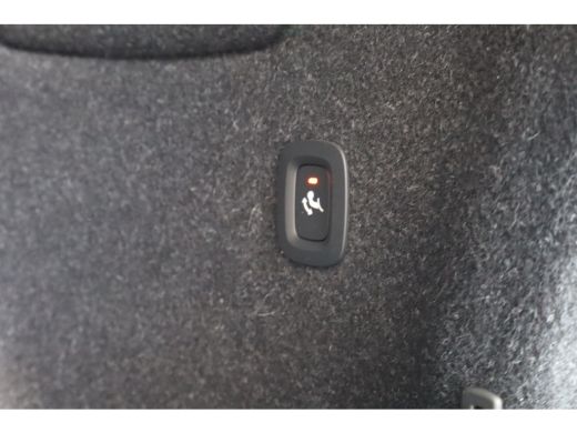 Volvo  XC40 T5 262PK Recharge R-Design | HK Audio | Blis | Power Seats | Trekhaak | Park Assist | Stoel en St... ActivLease financial lease