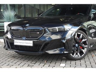 BMW i5 M60 xDrive M Sport / Panoramadak / Adaptief onderstel / Stoelventilatie / Parking Assistant Profe...