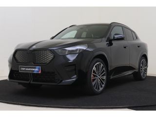 BMW iX2 eDrive20 M Sport / Panoramadak / Trekhaak / Sportstoelen / M Adaptief onderstel / Comfort Access ...