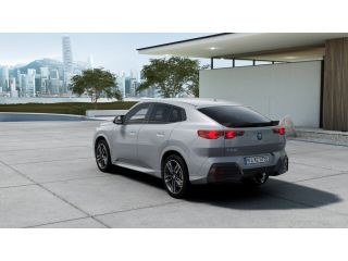 BMW iX2 eDrive20 M Sport / Trekhaak / Sportstoelen / Achteruitrijcamera / M Adaptief onderstel / Comfort ...