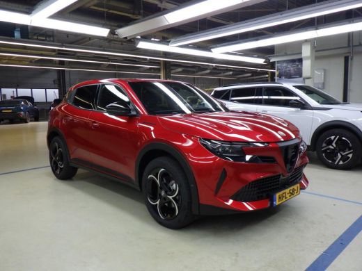 Alfa Romeo Junior 1.2 Turbo Hybrid Ibrida Speciale 136pk Automaat | Pack Techno | Leder | Massage | Elektr. Stoelen... ActivLease financial lease