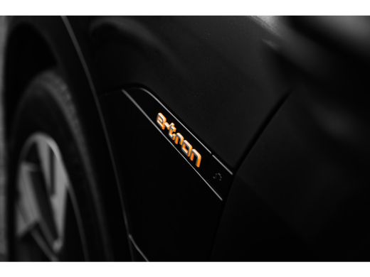 Audi e-tron 55 quattro S edition 95 kWh 408PK | Stoelverw. voor | Camera achter | Elek. stoelen + geheugen | ... ActivLease financial lease
