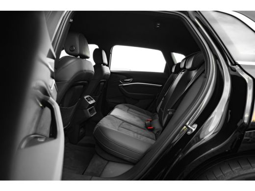 Audi e-tron 55 quattro S edition 95 kWh 408PK | Stoelverw. voor | Camera achter | Elek. stoelen + geheugen | ... ActivLease financial lease
