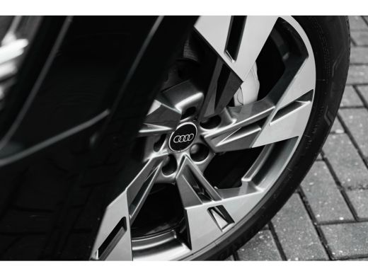 Audi e-tron 55 quattro S edition 95 kWh 408PK | Stoelverw. voor | Camera achter | Elek. stoelen + geheugen | ... ActivLease financial lease