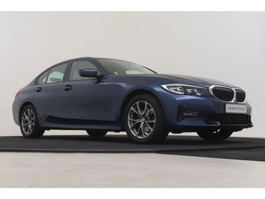 BMW 3 Serie 320i Automaat / Sportstoelen / LED / Cruise Control / Airconditioning / Live Cockpit Professional ActivLease financial lease