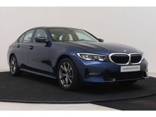 BMW 3 Serie 320i Automaat / Sportstoelen / LED / Cruise Control / Airconditioning / Live Cockpit Professional ActivLease financial lease