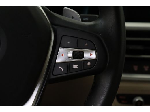 BMW 3 Serie 320i Automaat / Sportstoelen / LED / Cruise Control / Airconditioning / Live Cockpit Professional ActivLease financial lease