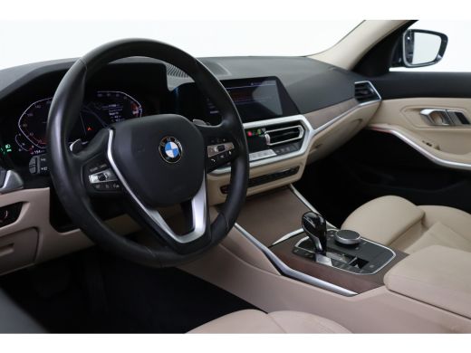 BMW 3 Serie 320i Automaat / Sportstoelen / LED / Cruise Control / Airconditioning / Live Cockpit Professional ActivLease financial lease