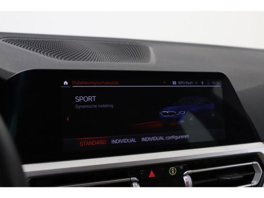 BMW 3 Serie 320i Automaat / Sportstoelen / LED / Cruise Control / Airconditioning / Live Cockpit Professional ActivLease financial lease