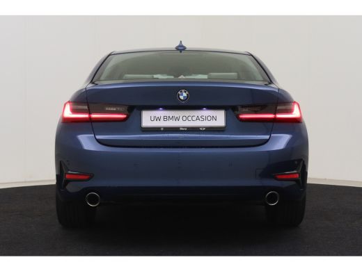 BMW 3 Serie 320i Automaat / Sportstoelen / LED / Cruise Control / Airconditioning / Live Cockpit Professional ActivLease financial lease