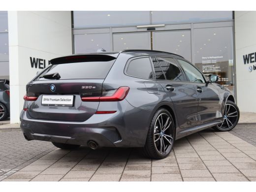 BMW 3 Serie Touring 330e High Executive M Sport Automaat / Panoramadak / Sportstoelen / Achteruitrijcamera / ... ActivLease financial lease