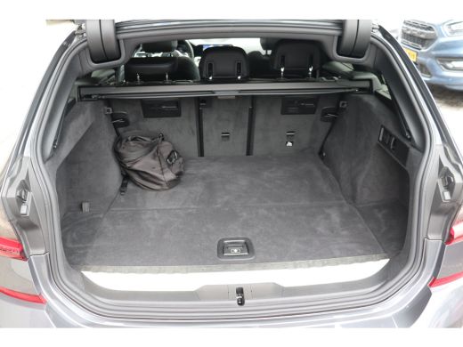 BMW 3 Serie Touring 330e High Executive M Sport Automaat / Panoramadak / Sportstoelen / Achteruitrijcamera / ... ActivLease financial lease