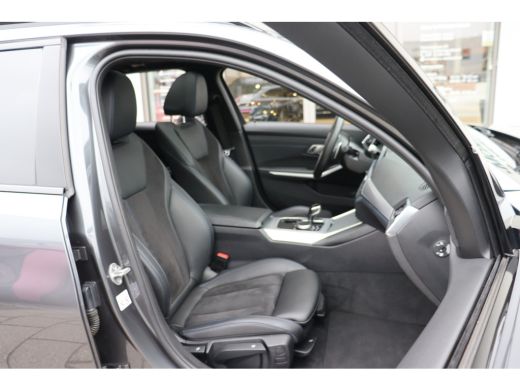 BMW 3 Serie Touring 330e High Executive M Sport Automaat / Panoramadak / Sportstoelen / Achteruitrijcamera / ... ActivLease financial lease