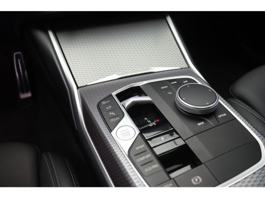 BMW 3 Serie Touring 330i xDrive High Executive M Sport Automaat / Panoramadak / Trekhaak / Sportstoelen / Ada... ActivLease financial lease