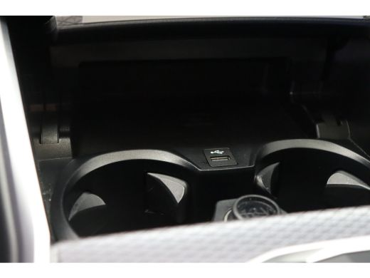 BMW 3 Serie Touring 330i xDrive High Executive M Sport Automaat / Panoramadak / Trekhaak / Sportstoelen / Ada... ActivLease financial lease