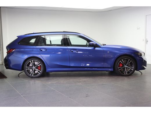 BMW 3 Serie Touring 330i xDrive High Executive M Sport Automaat / Panoramadak / Trekhaak / Sportstoelen / Ada... ActivLease financial lease