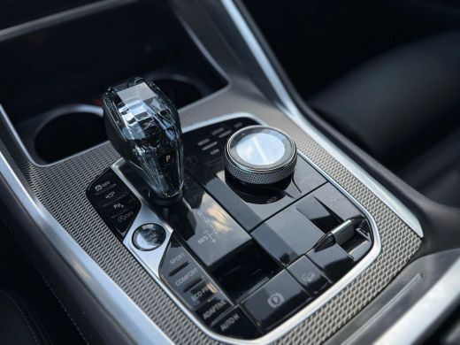 BMW X6 xDrive40i High Executive HUD | H&K | Pano | Luchtvering | 360 Camera | Stuurverwarming | Memory s... ActivLease financial lease