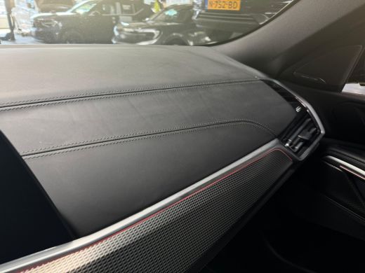 BMW X6 xDrive40i High Executive HUD | H&K | Pano | Luchtvering | 360 Camera | Stuurverwarming | Memory s... ActivLease financial lease