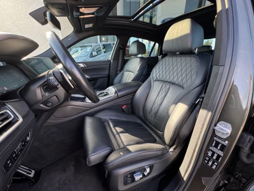 BMW X6 xDrive40i High Executive HUD | H&K | Pano | Luchtvering | 360 Camera | Stuurverwarming | Memory s... ActivLease financial lease