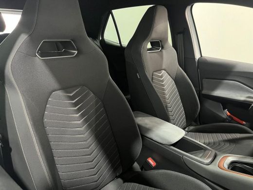CUPRA Born Business 62 kWh 204 Pk Automaat | Navigatie | Adaptive Cruise | 18 Inch | Privacy Glass | Camera ... ActivLease financial lease